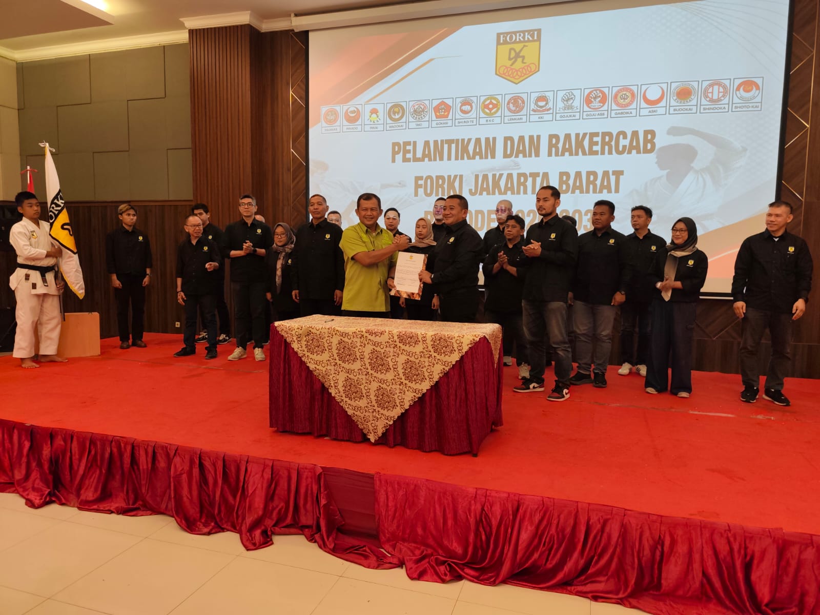 Ketua Umum FORKI DKI Jakarta, Herianto Syahputra Lantik Pengurus FORKI Jakarta Barat Periode 2026–2030